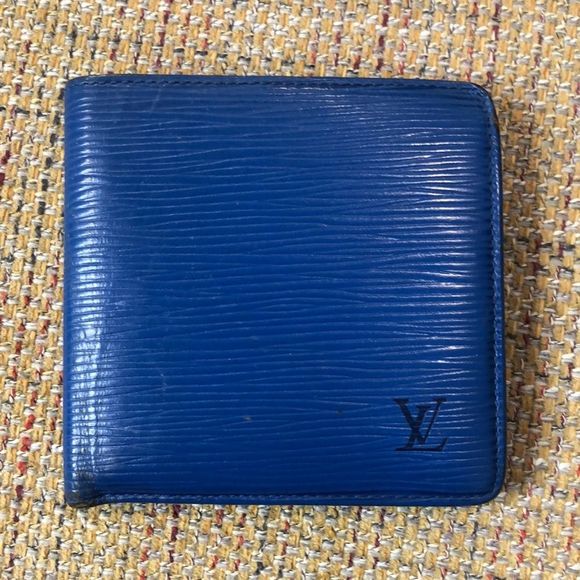 Authentic New Rare Louis Vuitton Reverse Eclipse Monogram Slender Wallet  Bifold 